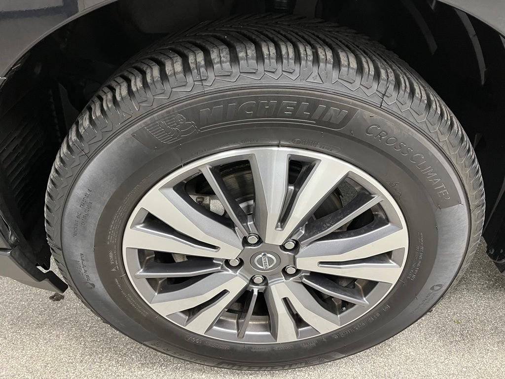 Used 2019 Nissan Pathfinder SL AWD/4WD image 15