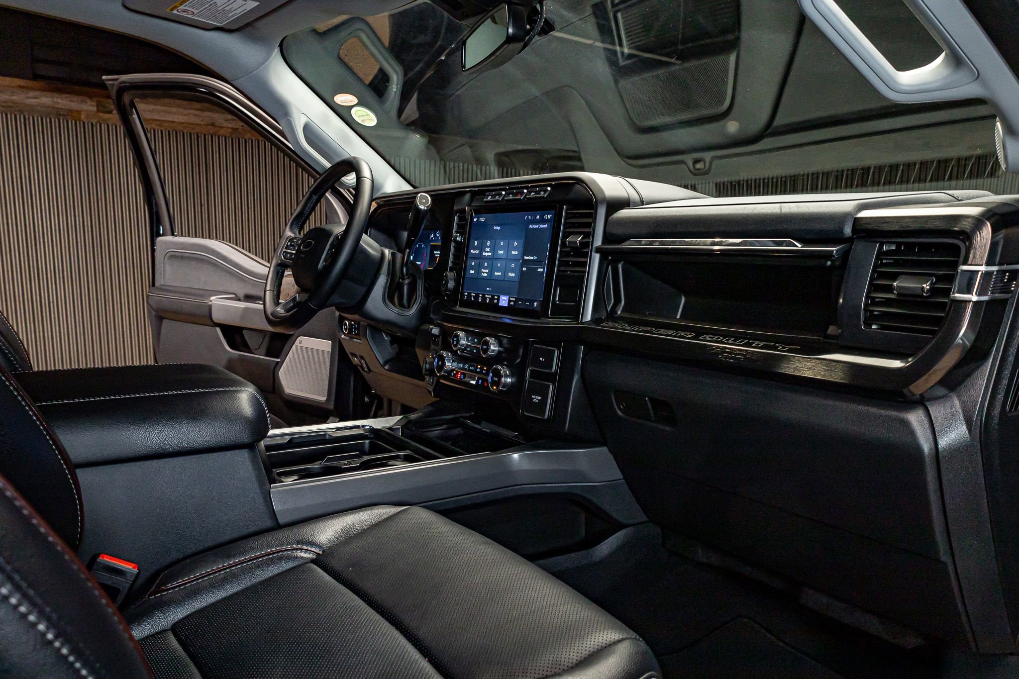 Used 2024 Ford F250 Lariat w/ Lariat Ultimate Package image 17