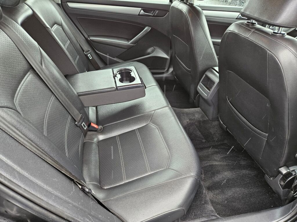 Used 2012 Volkswagen Passat 2.5 SE image 12