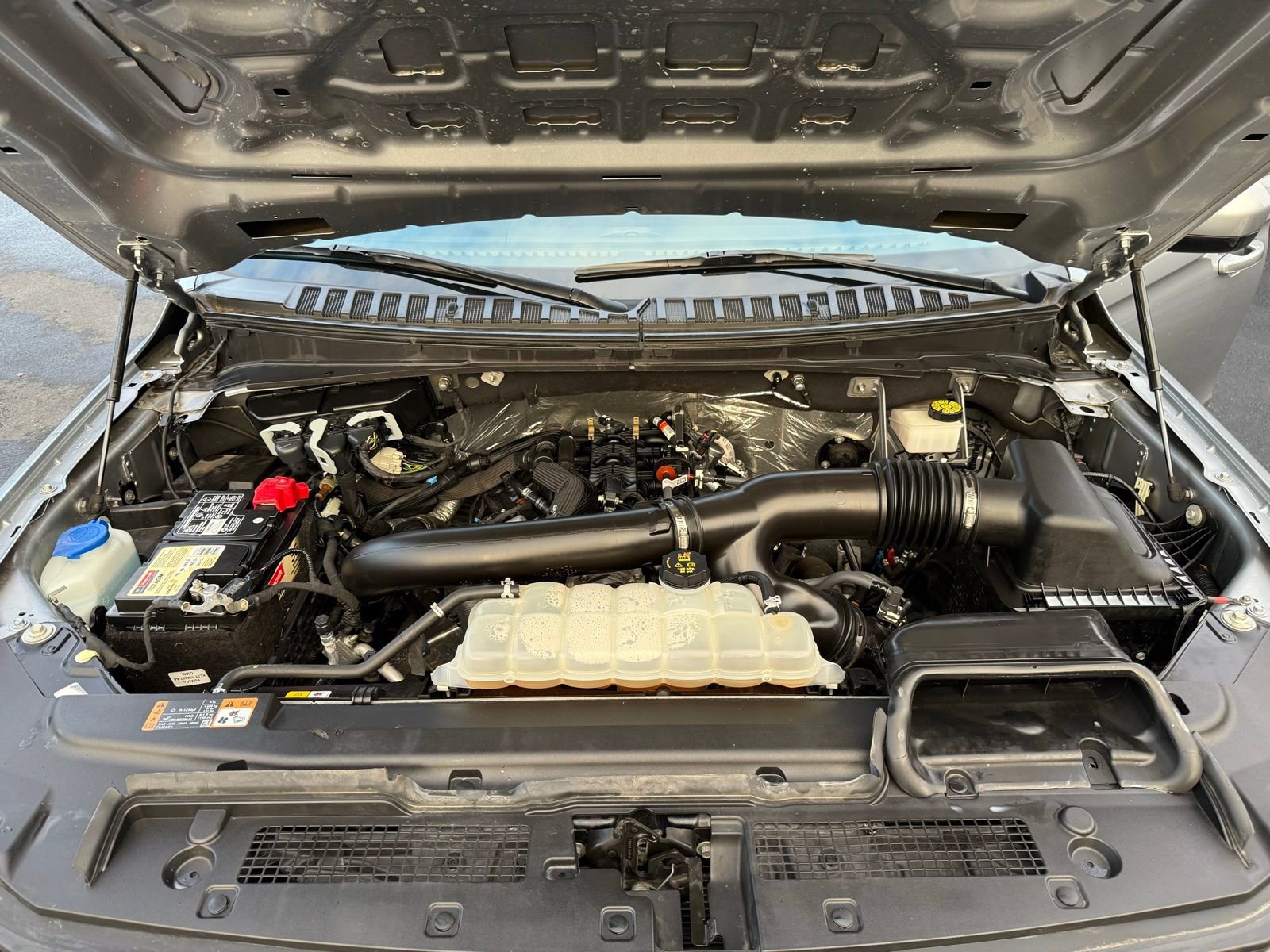 Used 2024 Ford Expedition XLT image 25