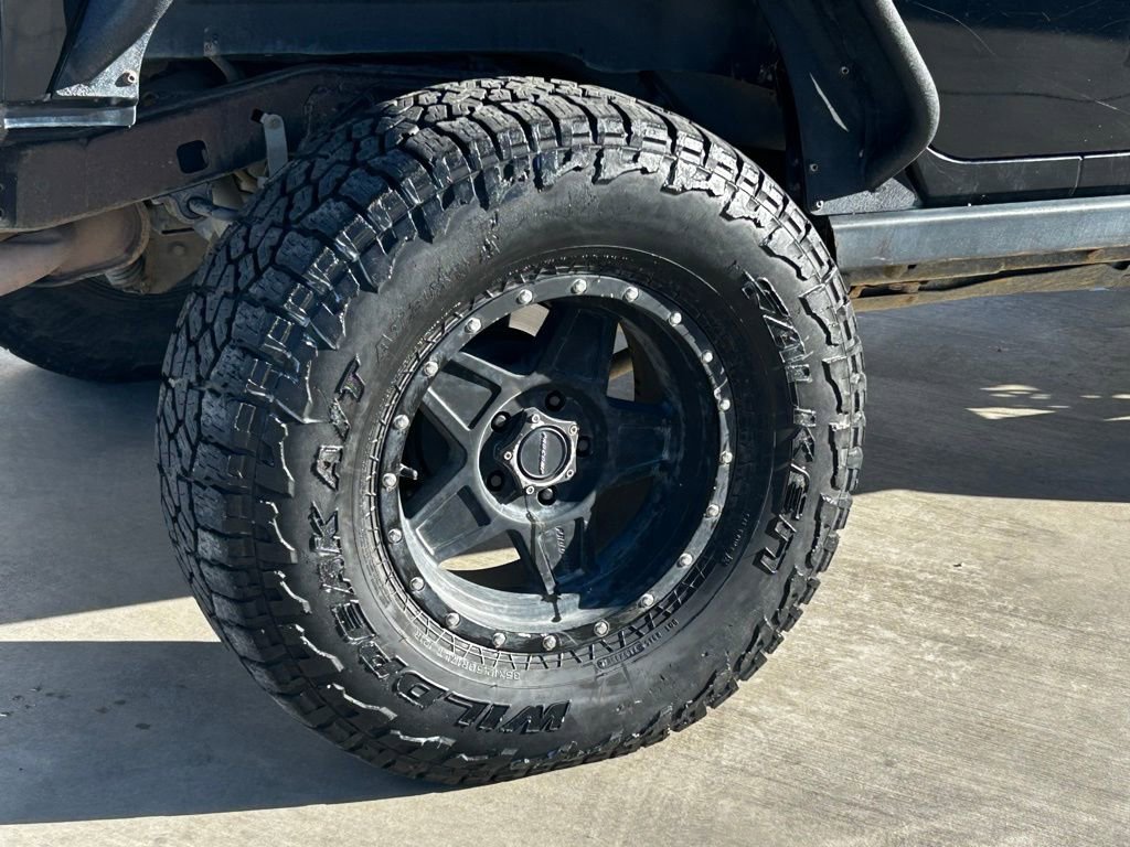 Used 2009 Jeep Wrangler Unlimited Rubicon w/ Dual Top Group image 7