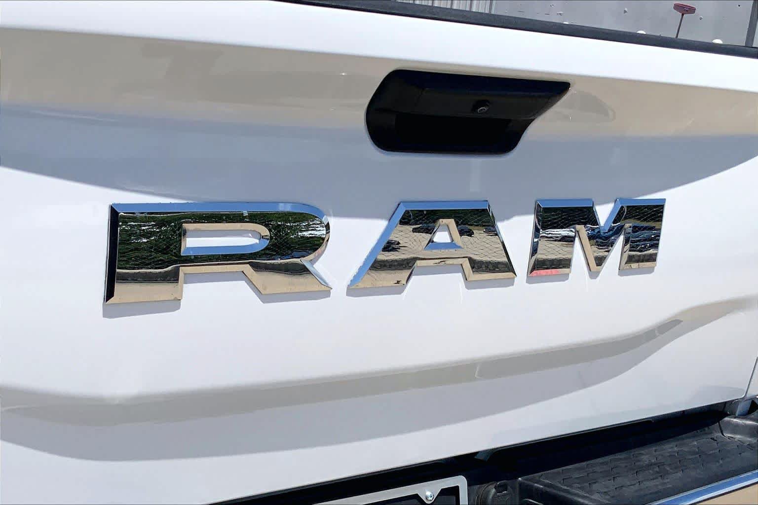 Used 2025 RAM 2500 Big Horn AWD/4WD image 31
