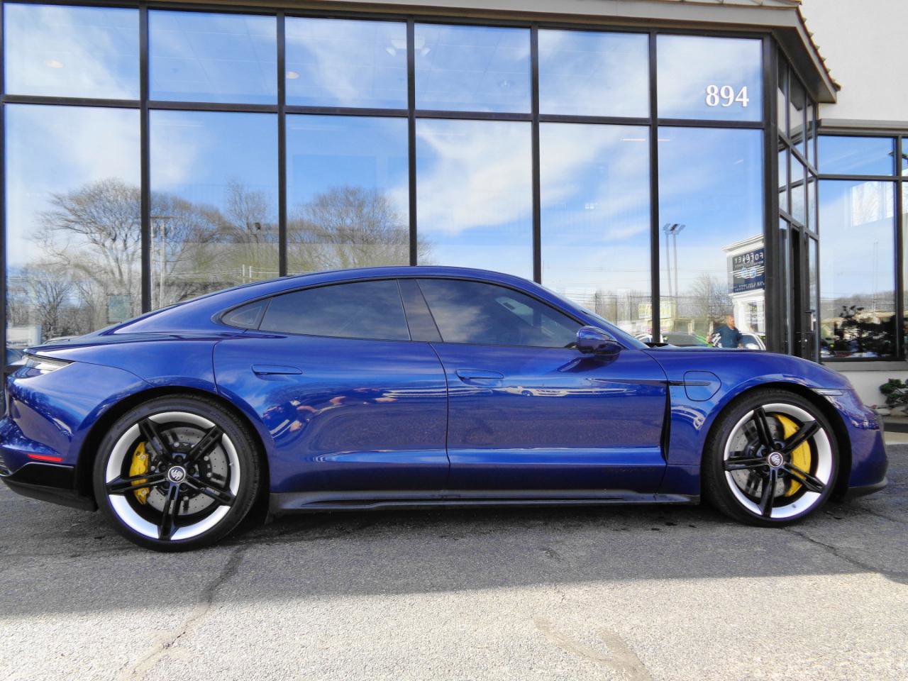 Used 2020 Porsche Taycan 4S image 4