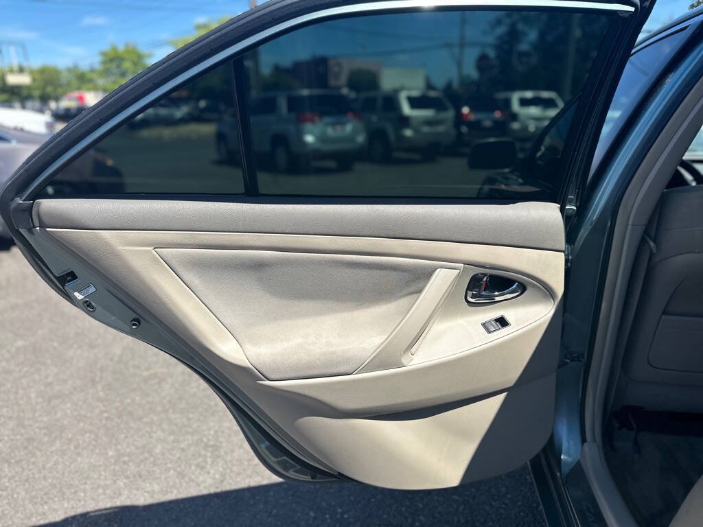 Used 2007 Toyota Camry LE FWD image 17