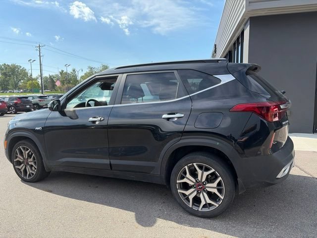 Used 2022 Kia Seltos SX w/ Sunroof Package AWD/4WD image 8