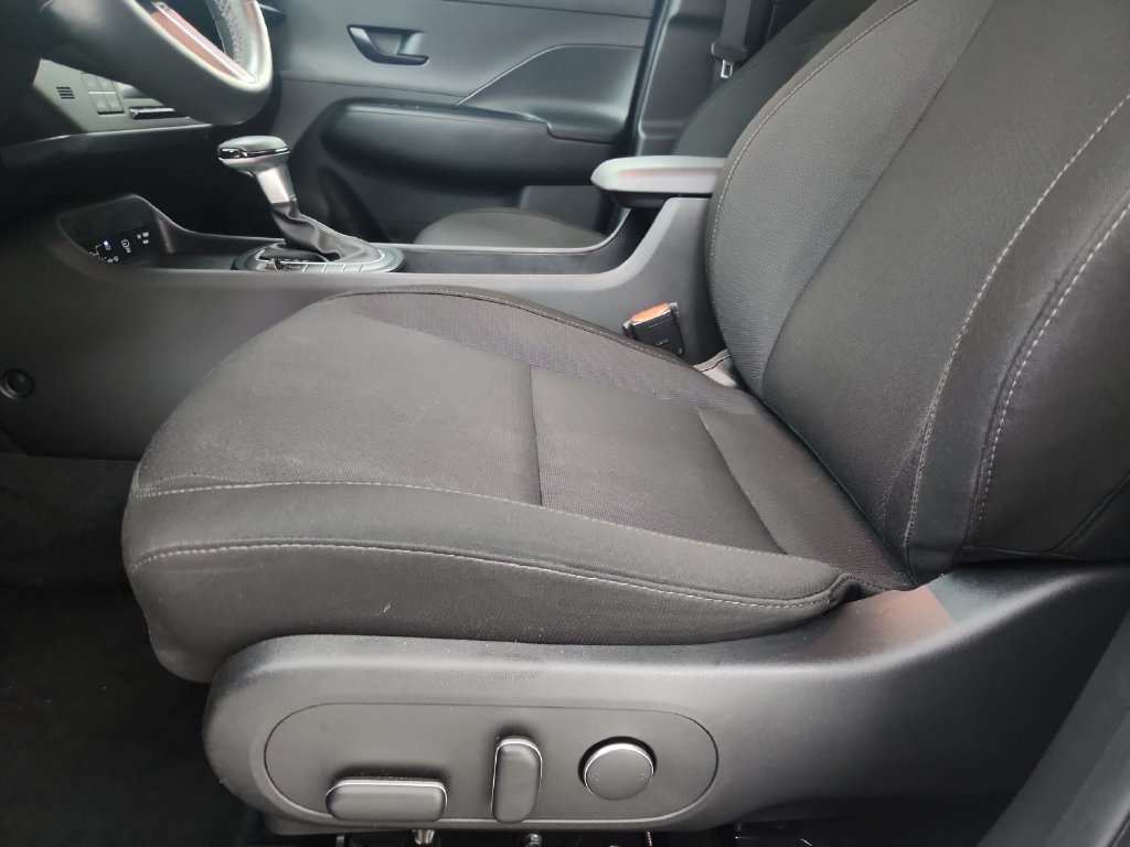 Used 2025 Hyundai Kona SEL AWD/4WD image 20