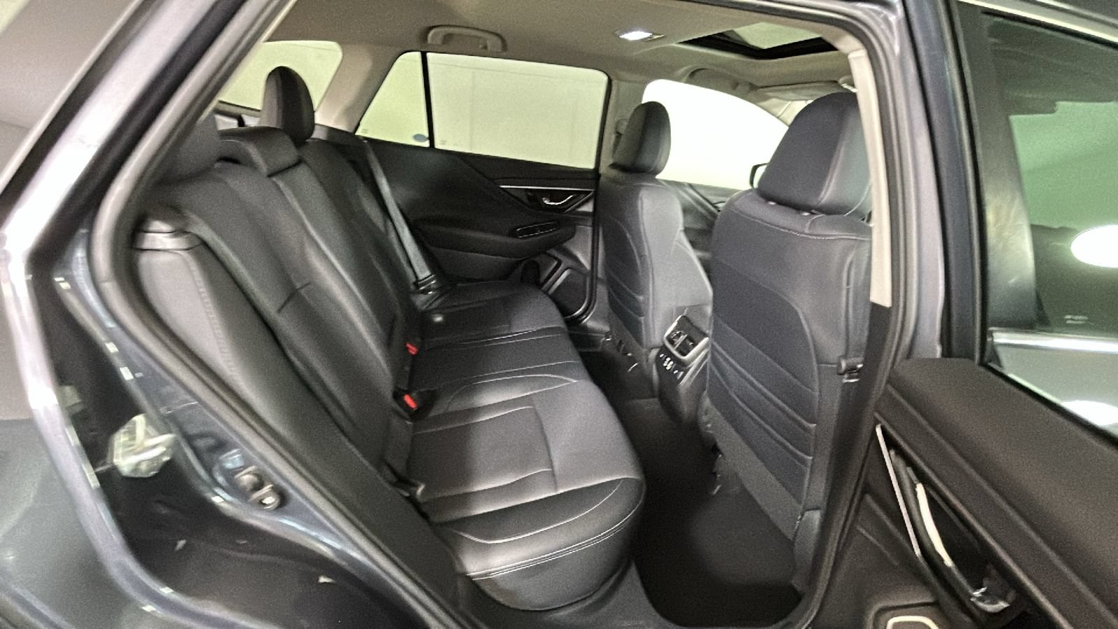 Used 2023 Subaru Outback Limited AWD/4WD image 34