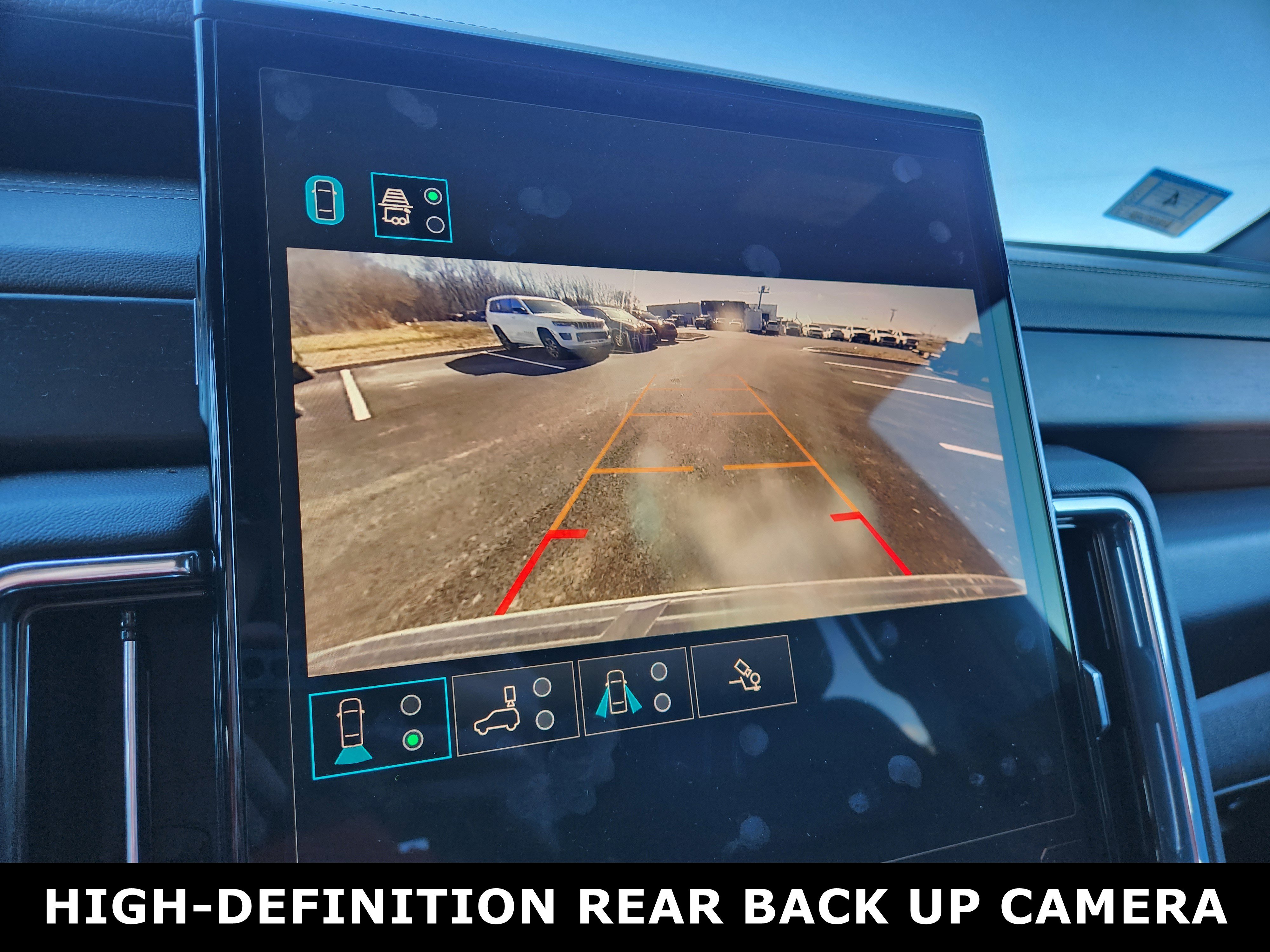 Used 2025 GMC Yukon XL Denali image 11