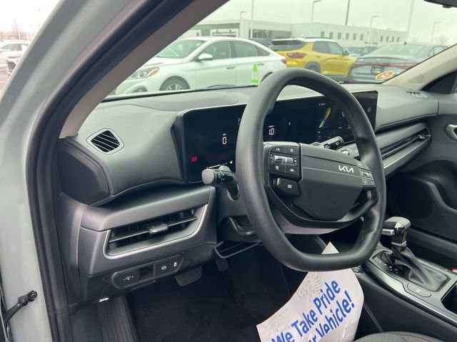 Certified 2025 Kia K4 LXS image 9