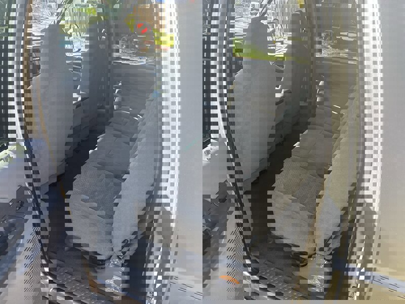 Used 2004 Ford Excursion XLT image 21