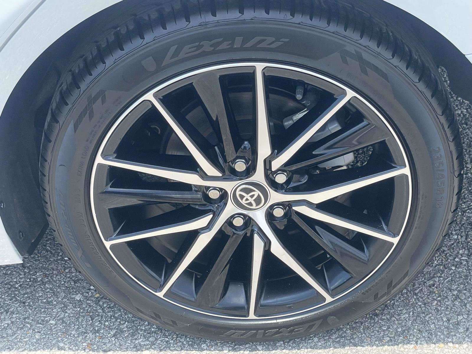 Used 2023 Toyota Camry SE w/ Convenience Package FWD image 7