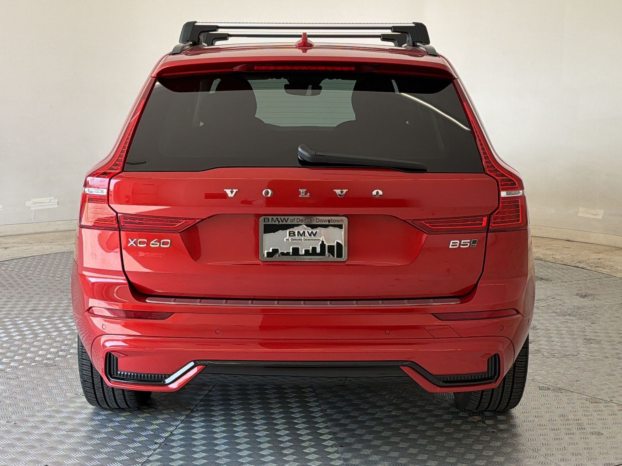 Used 2024 Volvo XC60 B5 Ultimate w/ Protection Package Premier AWD/4WD image 10
