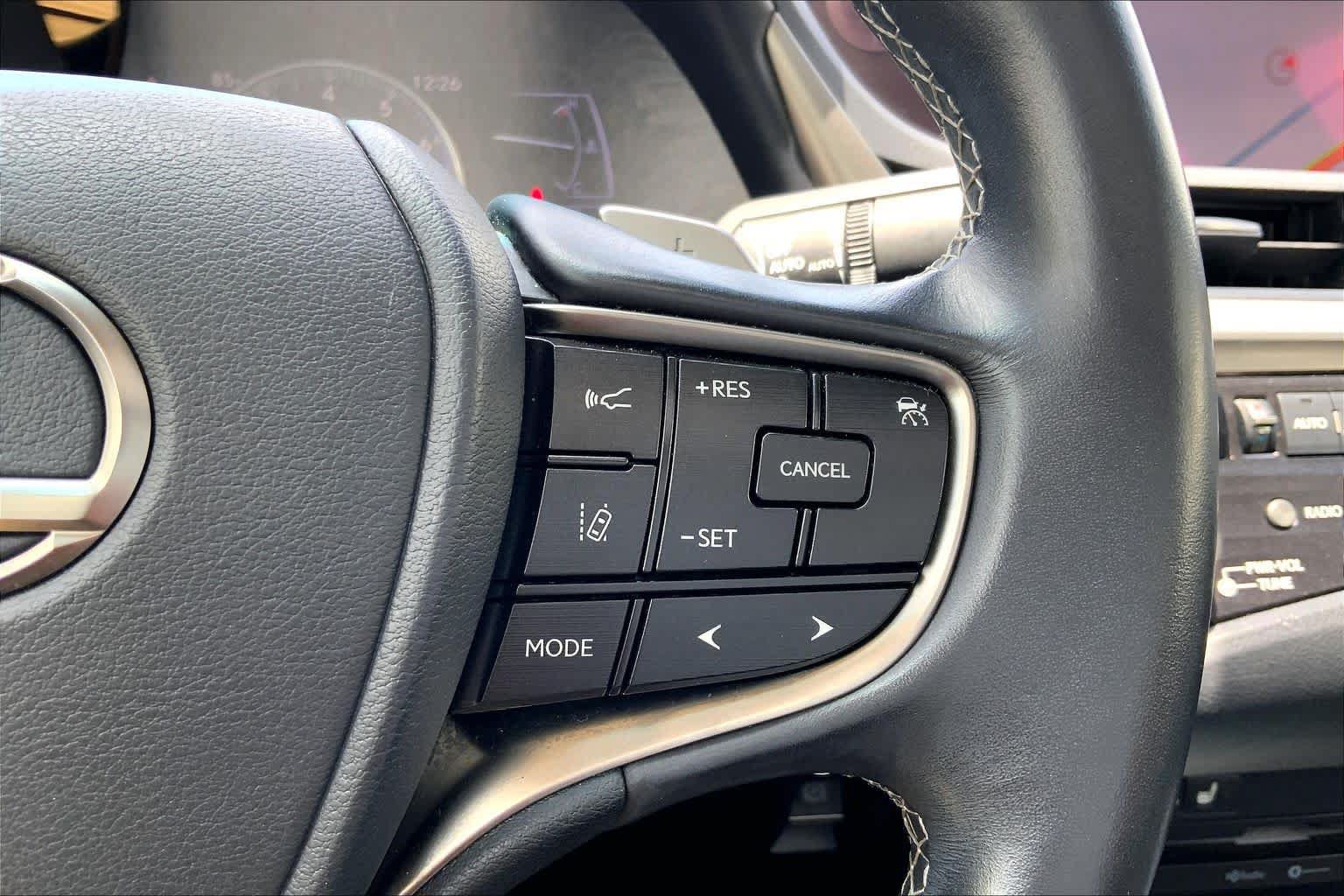 Used 2019 Lexus ES 350 w/ Premium Package FWD image 25