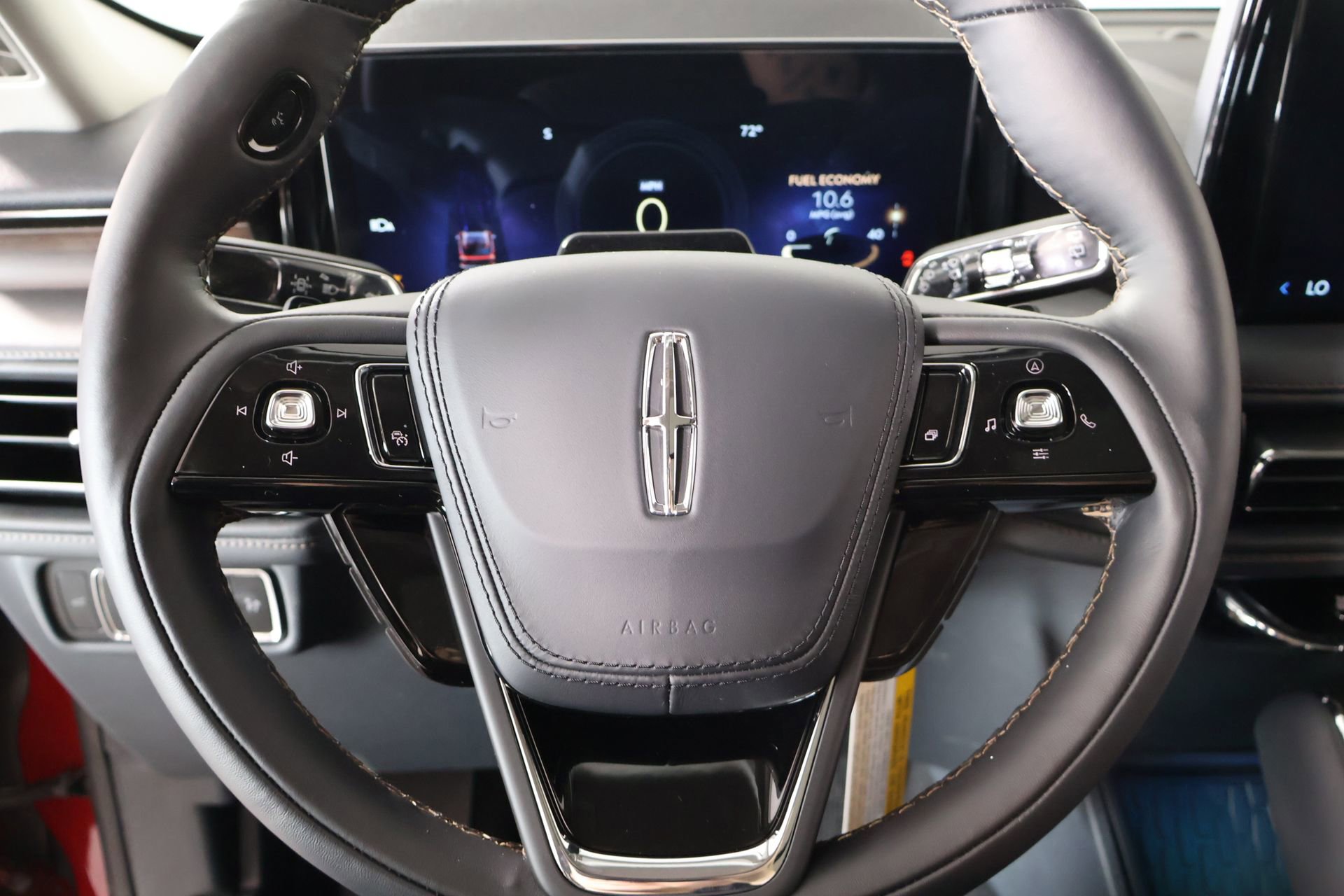 New 2026 Lincoln Aviator Reserve image 3