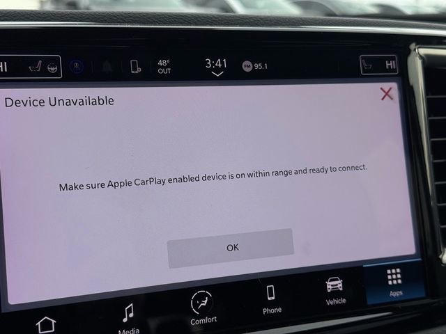 Used 2024 Chrysler Pacifica Touring-L image 21