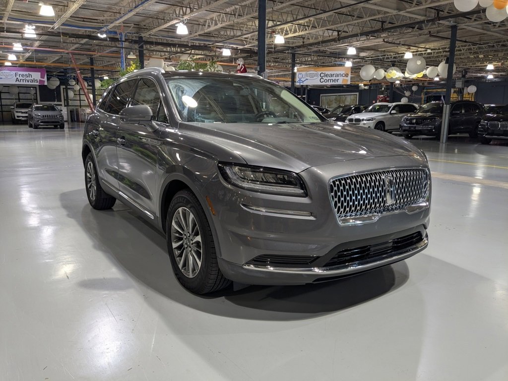 Used 2022 Lincoln Nautilus Reserve image 4