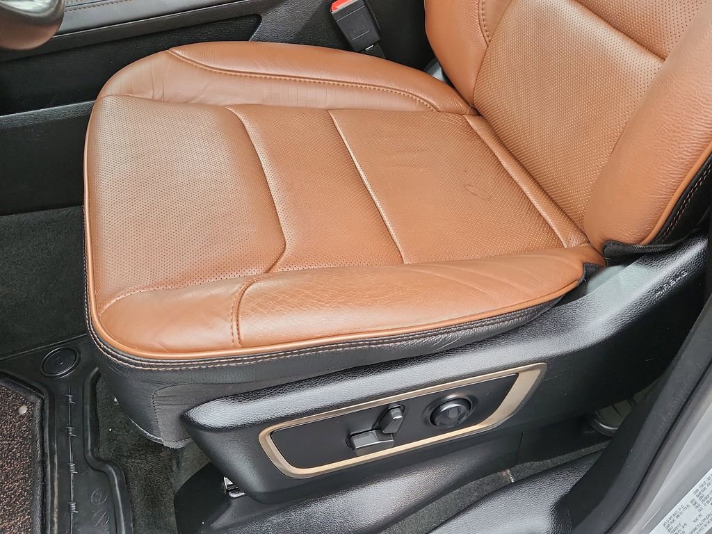 Used 2022 RAM 1500 Limited w/ Bed Utility Group image 7