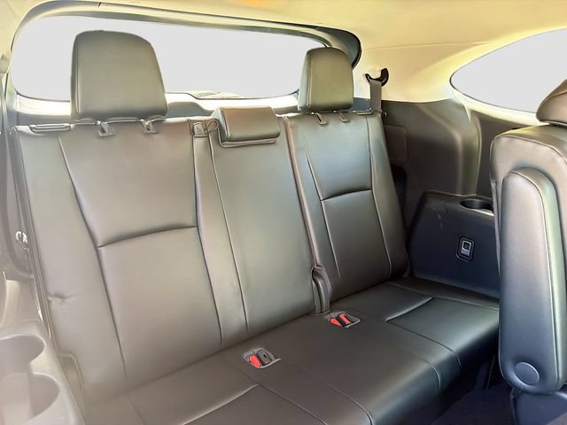 Used 2021 Toyota Highlander XLE FWD image 21