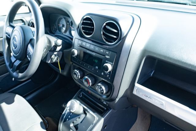 Used 2014 Jeep Compass Sport image 39