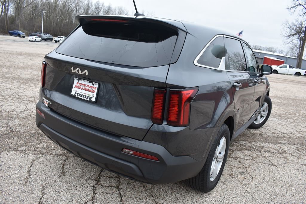 Used 2023 Kia Sorento LX FWD image 8