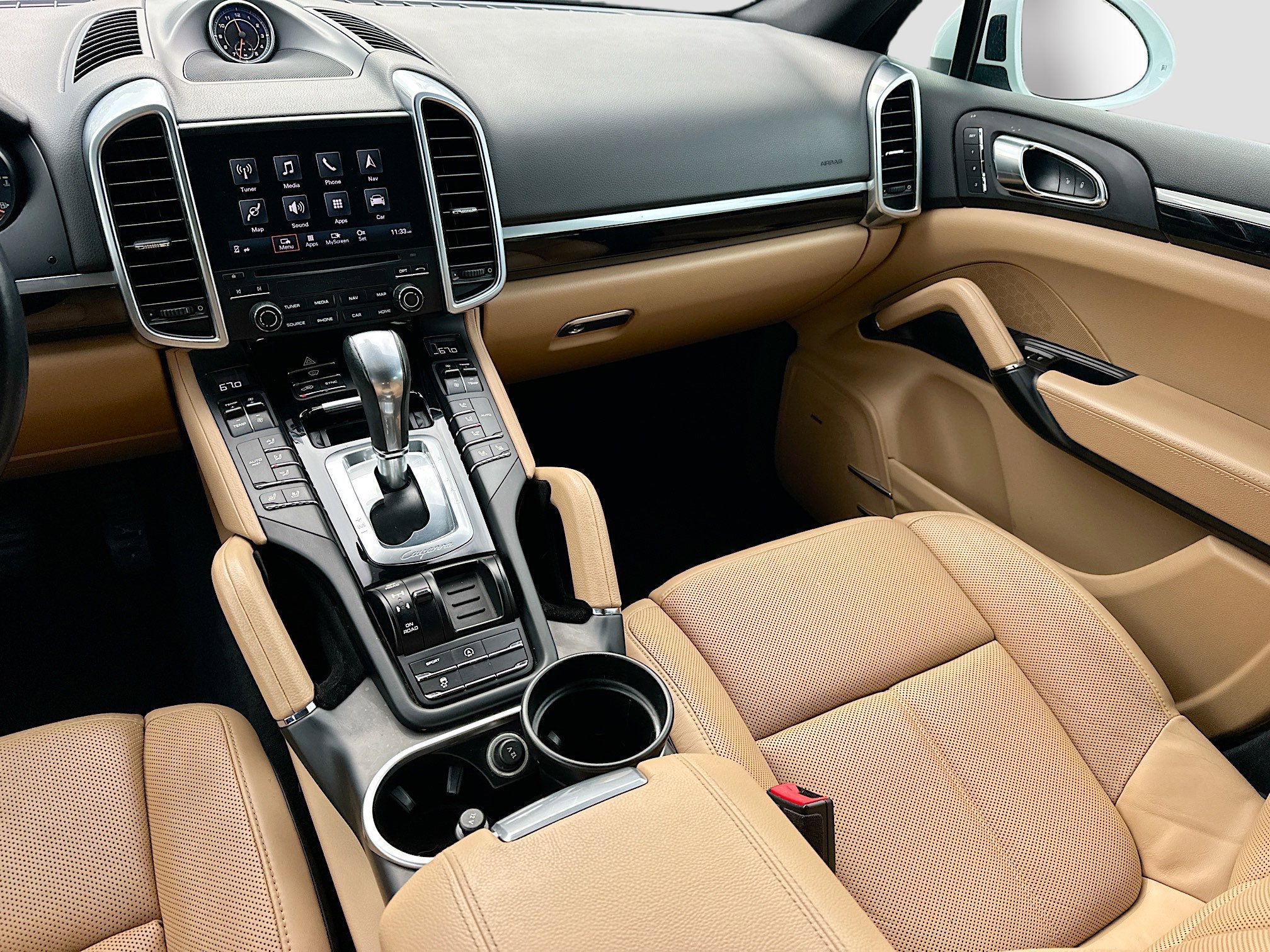 Used 2017 Porsche Cayenne Platinum Edition image 24