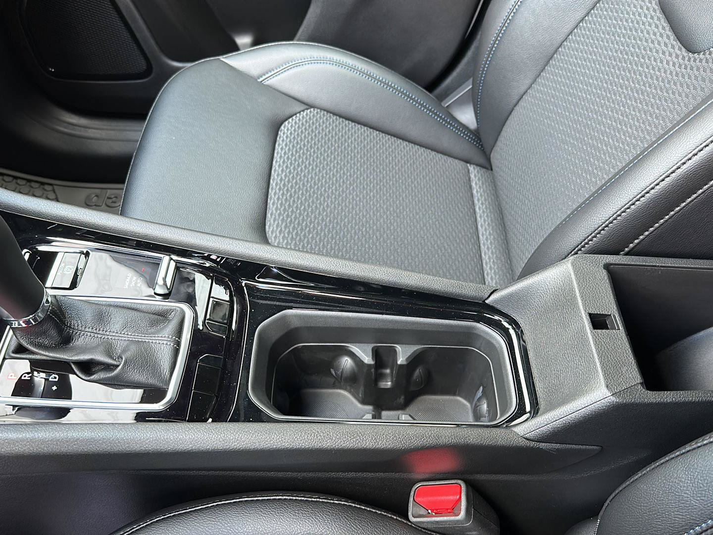 New 2026 Jeep Compass Latitude AWD/4WD image 17
