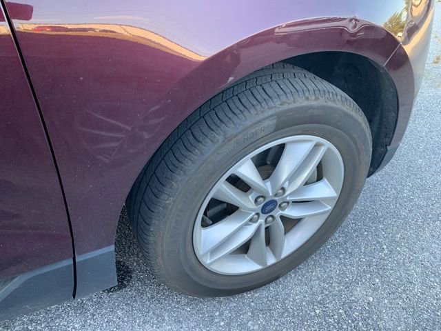 Used 2018 Ford Edge SEL w/ Equipment Group 201A AWD/4WD image 9