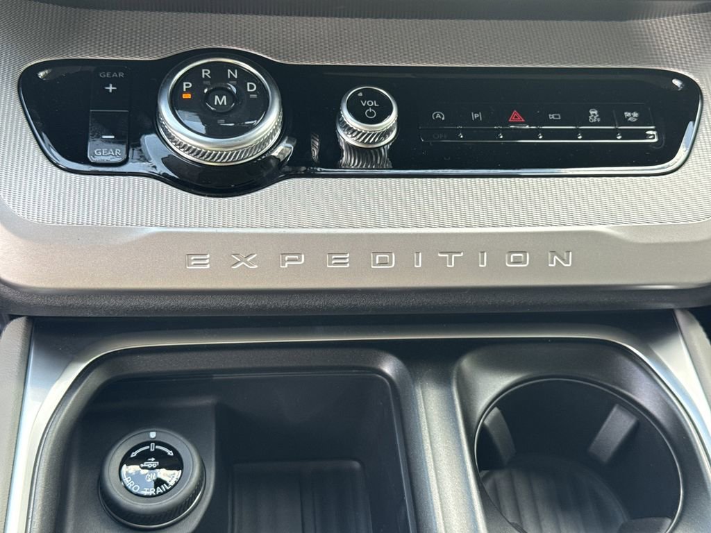 New 2026 Ford Expedition Max Active RWD image 32