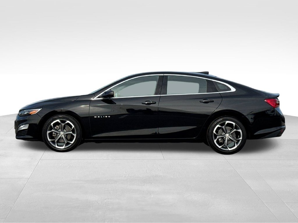 Used 2024 Chevrolet Malibu LT FWD image 2