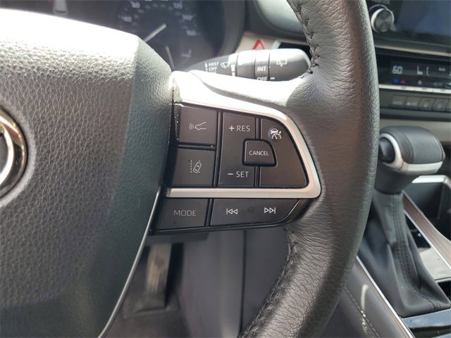 Used 2024 Toyota Sienna XLE image 16