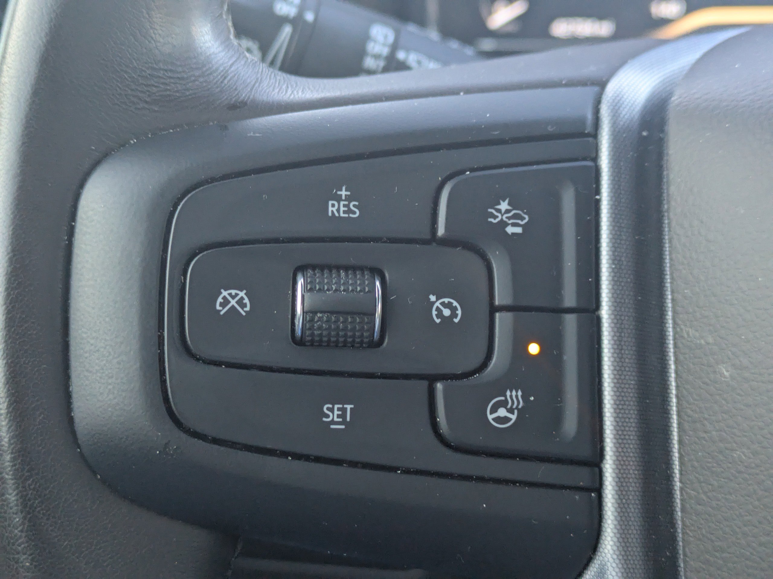 Used 2022 GMC Yukon SLT w/ SLT Premium Package image 24