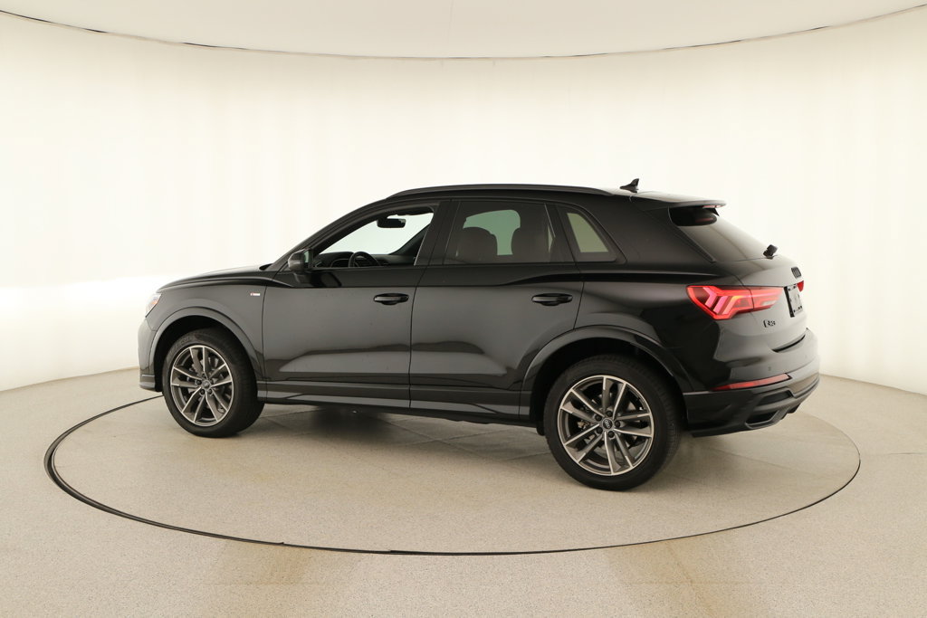 Used 2024 Audi Q3 2.0T Premium w/ Convenience Package AWD/4WD image 3