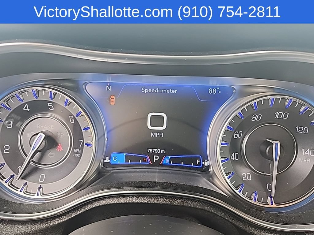 Used 2021 Chrysler 300 Touring L RWD image 10