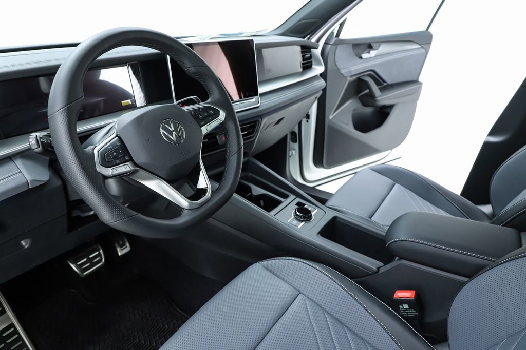 New 2026 Volkswagen Tiguan SE R-Line image 19