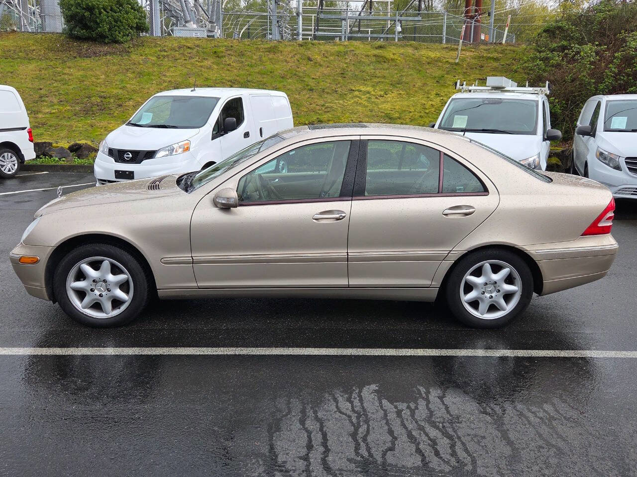Used 2002 Mercedes-Benz C 240 Sedan image 4