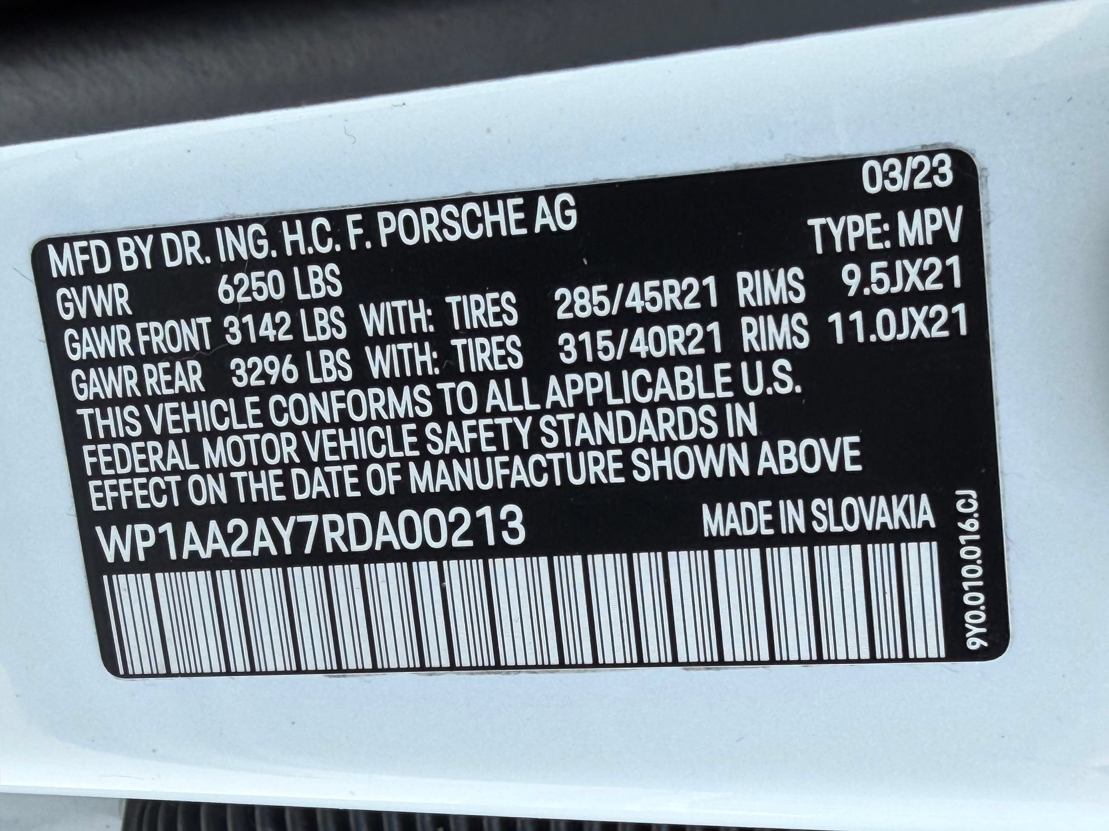 Certified 2024 Porsche Cayenne AWD/4WD image 25
