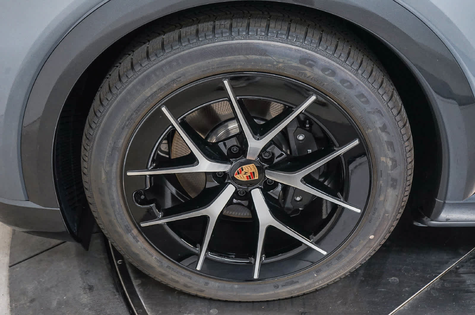 New 2026 Porsche Cayenne Electric Coupe AWD/4WD image 14