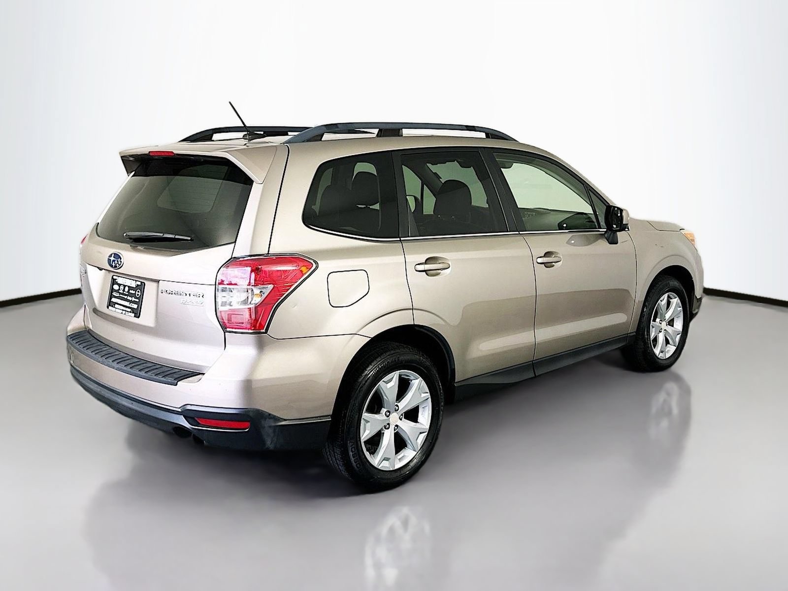 Used 2015 Subaru Forester 2.5i Limited AWD/4WD image 7