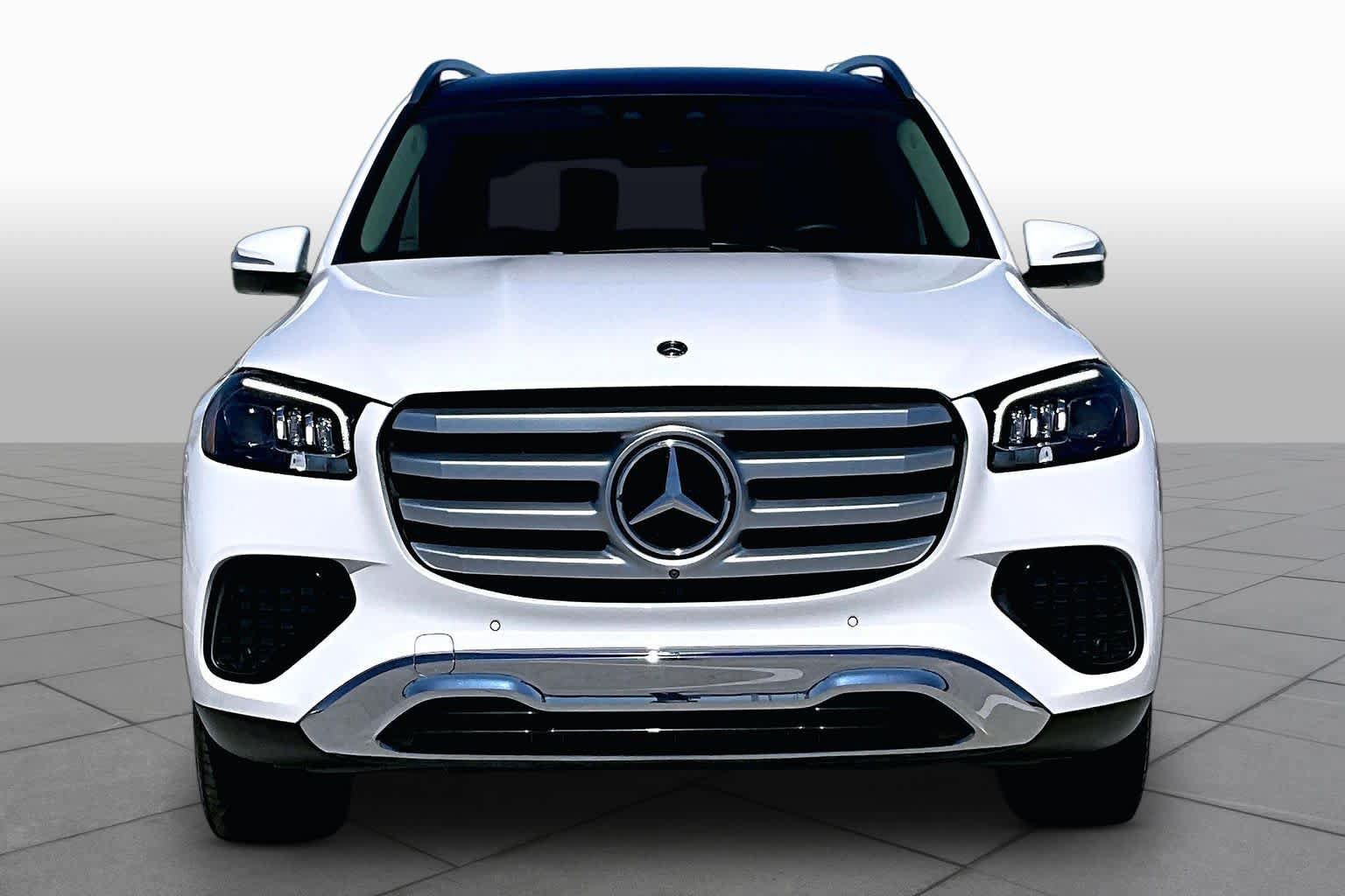 Used 2024 Mercedes-Benz GLS 450 4MATIC image 3