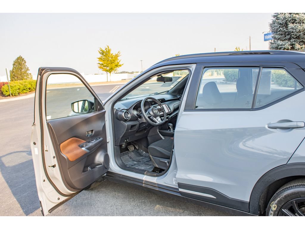 Used 2024 Nissan Kicks SR FWD image 24