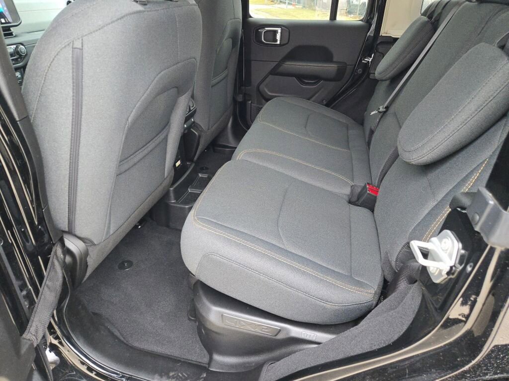 Used 2025 Jeep Wrangler Sahara 4xe w/ Safety Group image 16