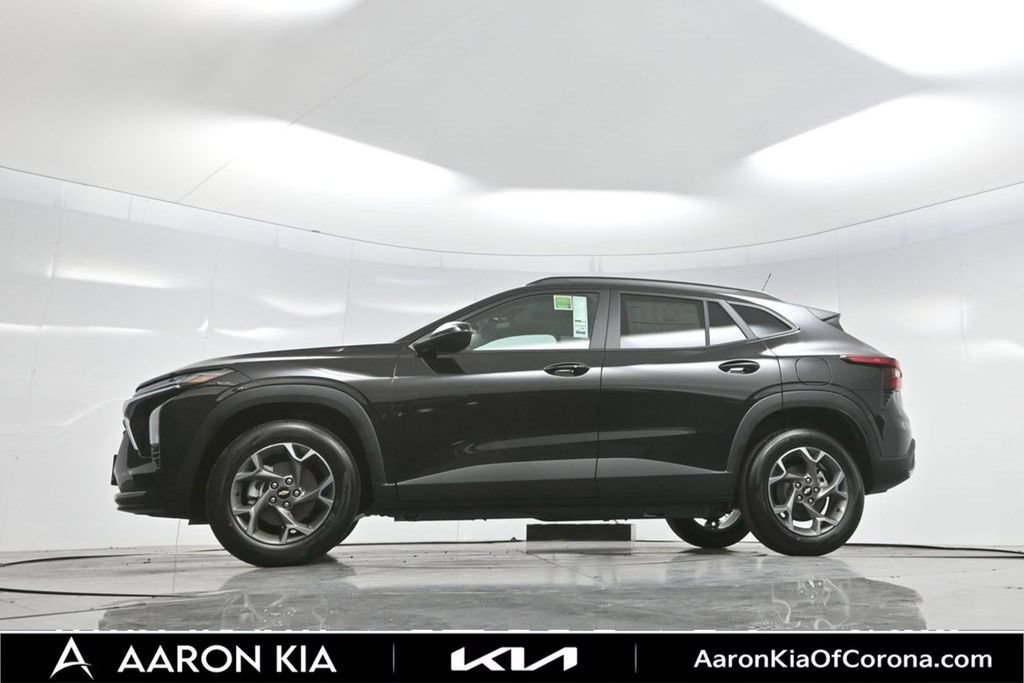 Used 2026 Chevrolet Trax LT w/ Sunroof Package FWD image 7
