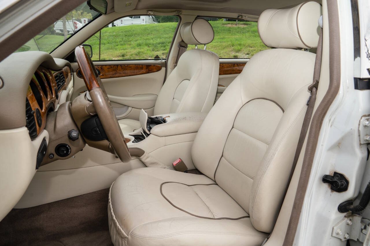 Used 1998 Jaguar XJ8 L RWD image 20
