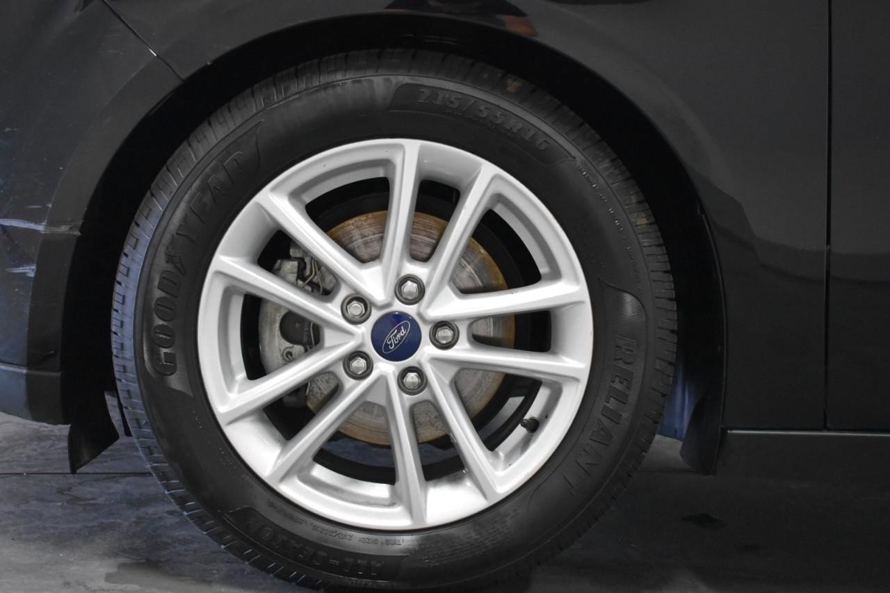 Used 2017 Ford Focus SE image 10