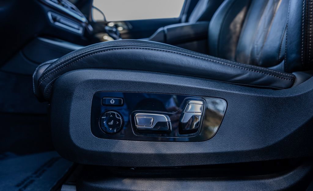 Used 2023 BMW X5 M50i w/ Executive Package image 18