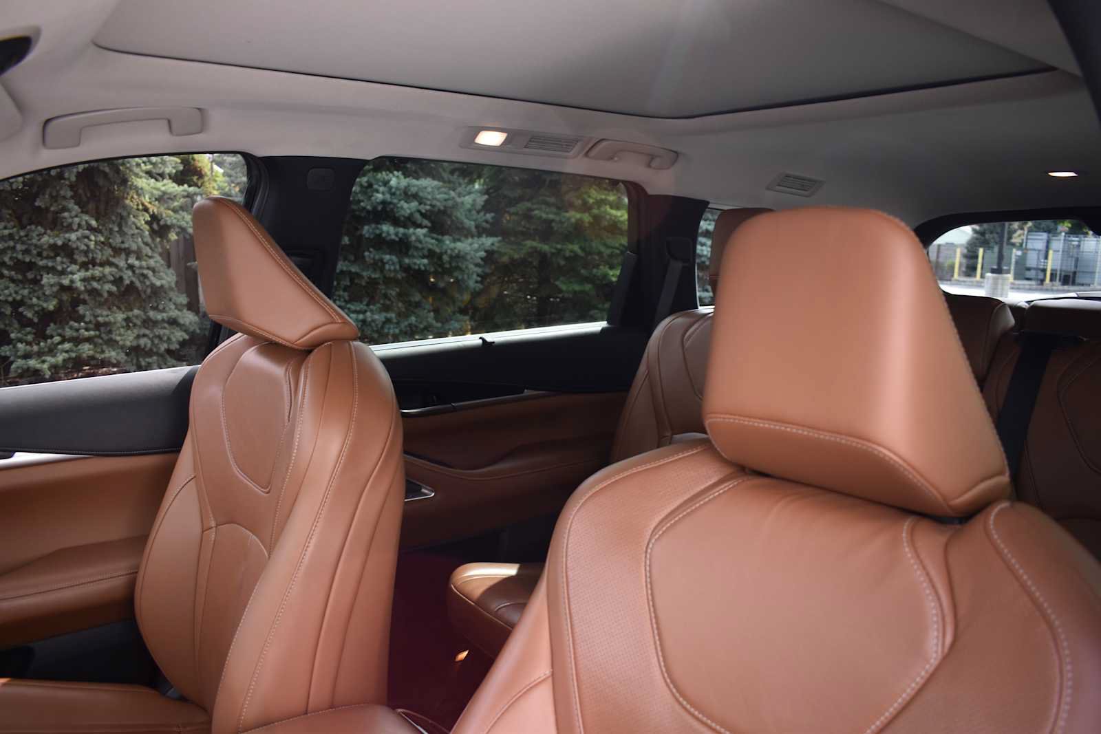 Used 2023 INFINITI QX60 Sensory w/ Vision Package AWD/4WD image 16