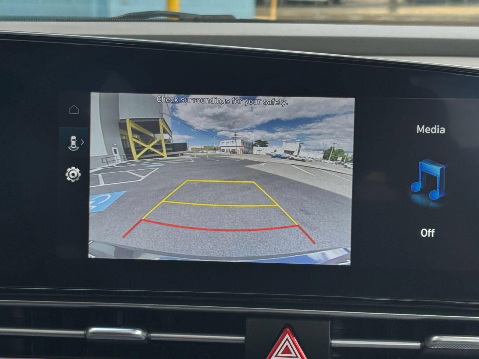 Used 2025 Hyundai Elantra SEL FWD image 19
