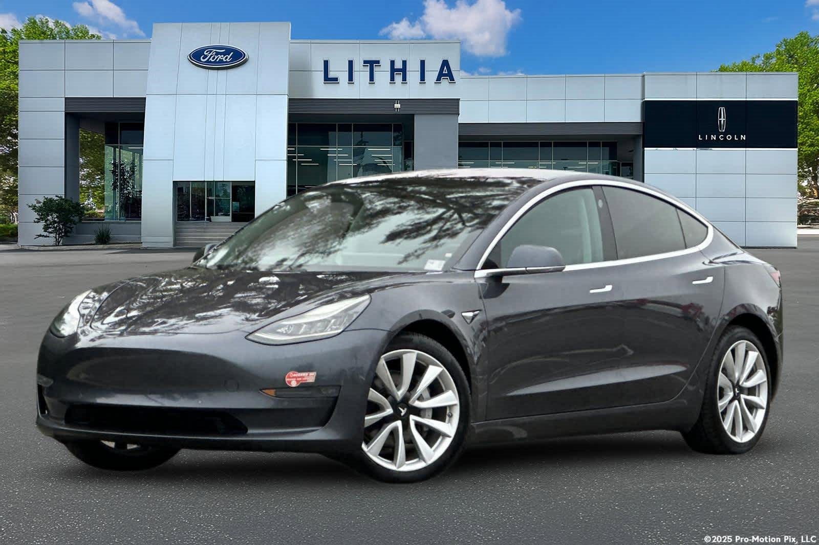 Used 2018 Tesla Model 3 image 1