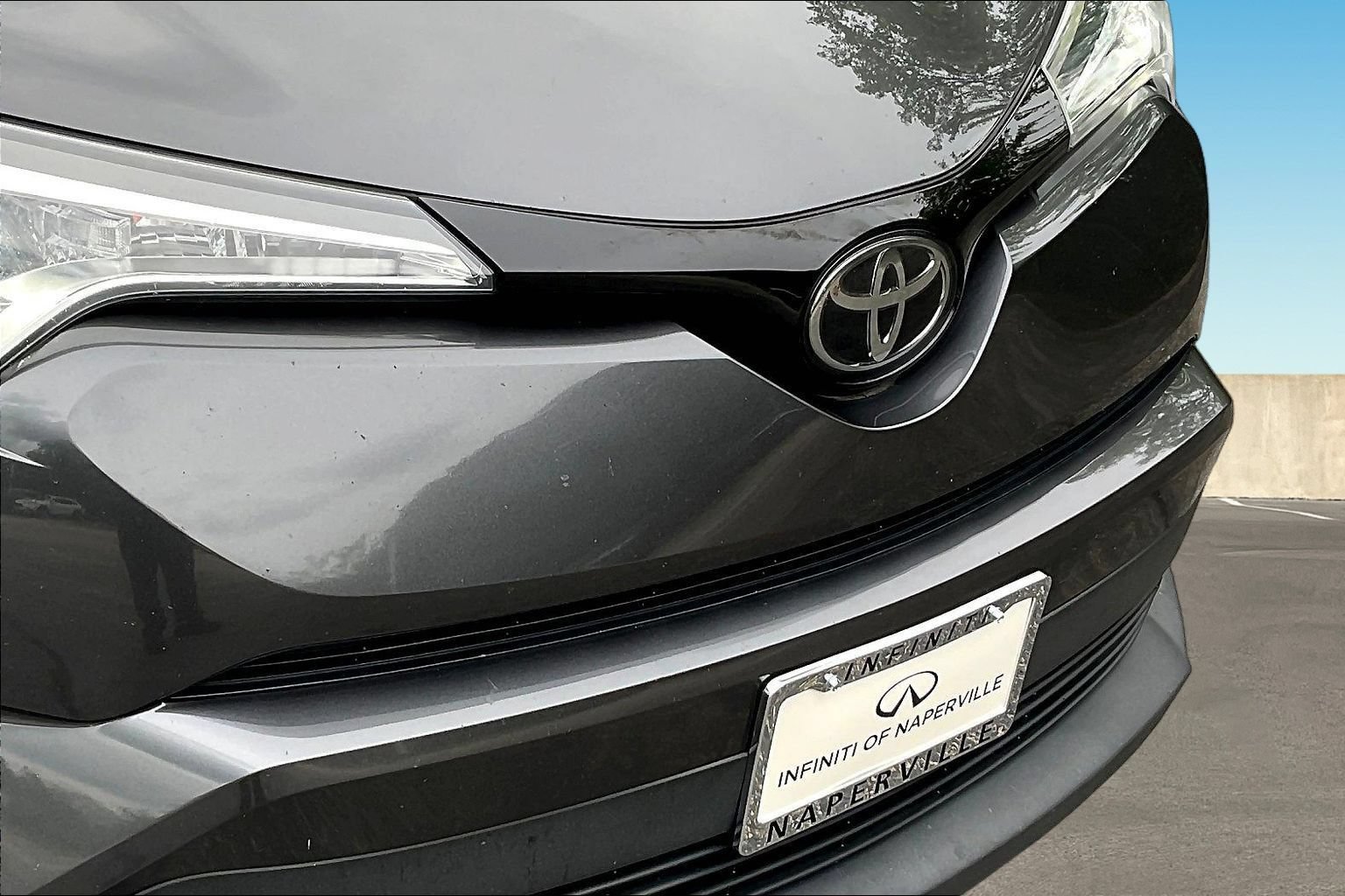 Used 2019 Toyota C-HR LE FWD image 31