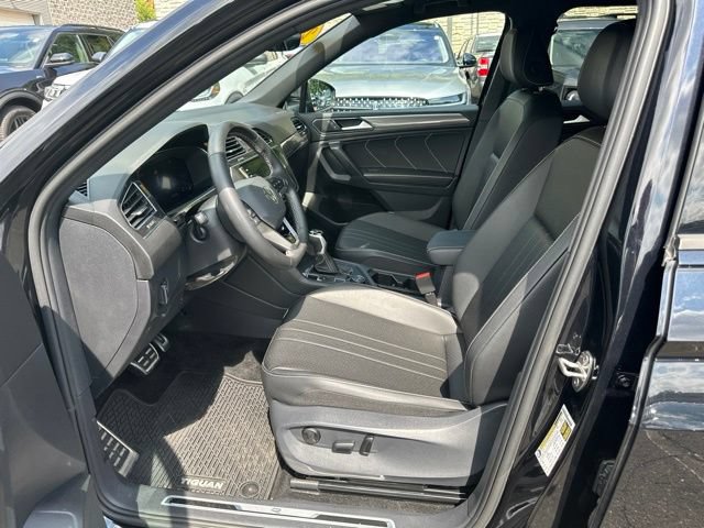 Used 2023 Volkswagen Tiguan SE R-Line AWD/4WD image 12